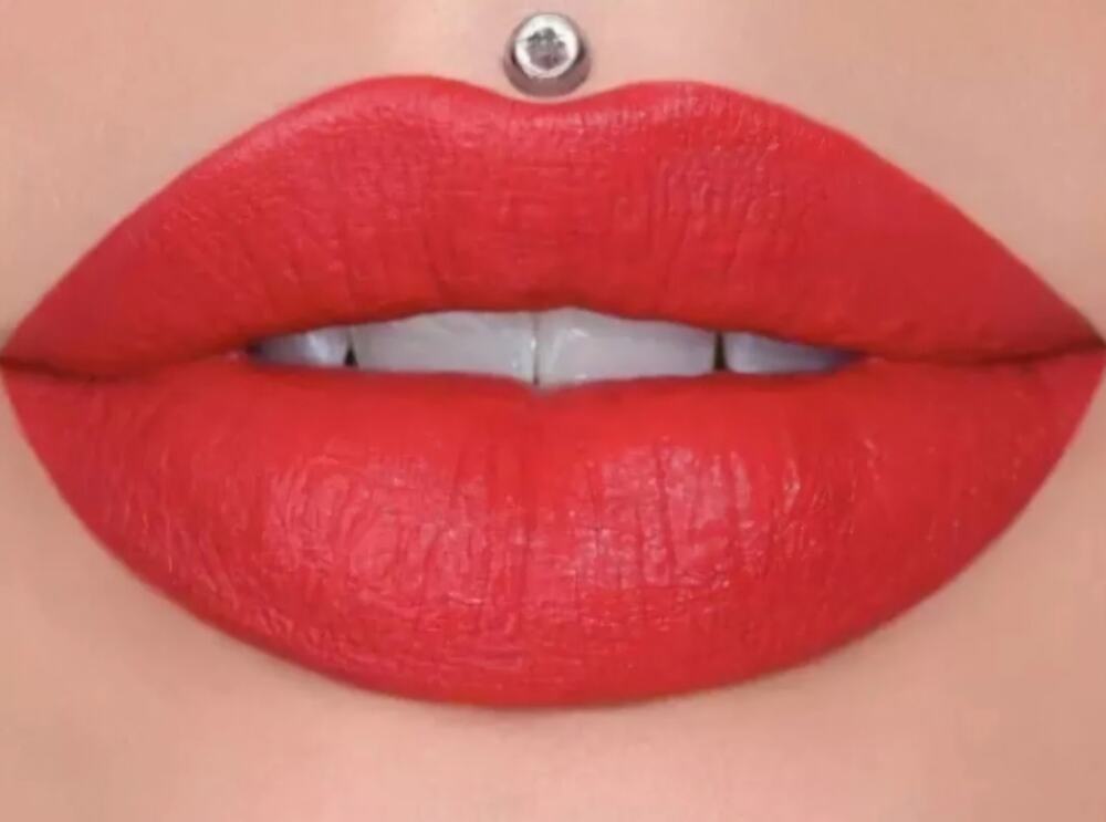 JEFFREE STAR COSMETICS - VELVET TRAP LIPSTICK "CHERRY SODA"